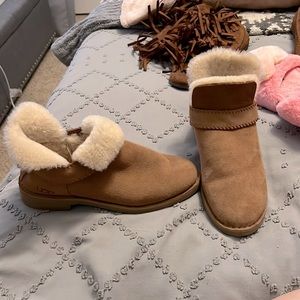 Ugg ankle boot